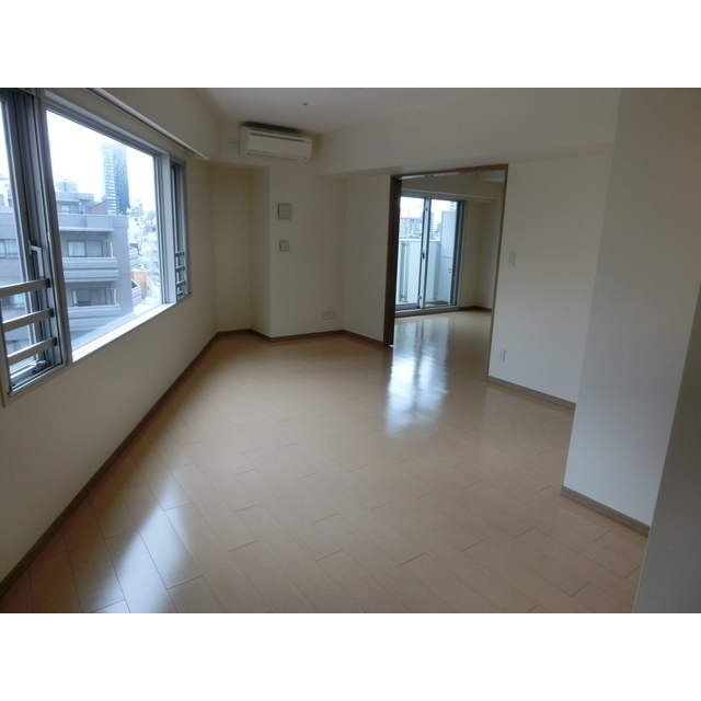 居室・リビング　※以下別部屋参考写真となります。