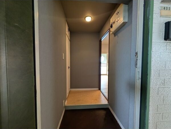 玄関　※写真は同じマンションの違う部屋のものになります。
