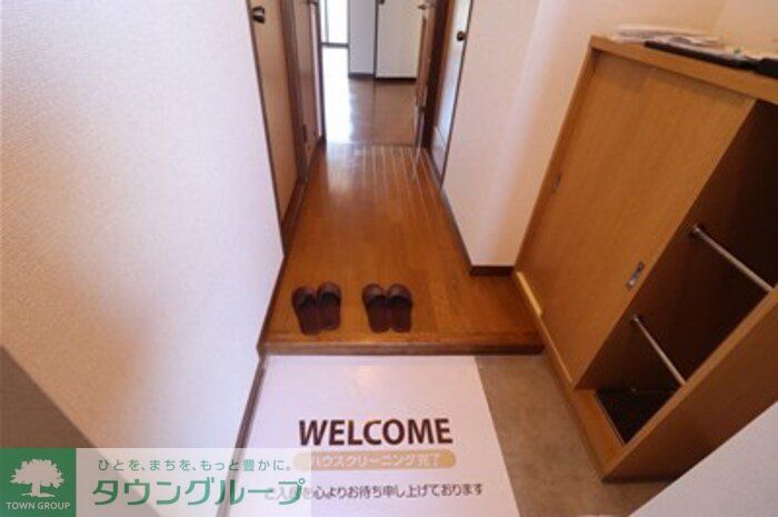 パインツリーコートの玄関写真