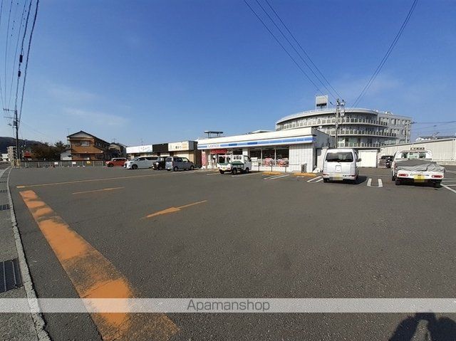 コンビニ　ローソン　高知船岡店（コンビニ）まで650m