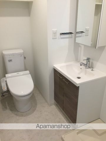 京急本線 神奈川駅 徒歩9分 9階建 築12年のトイレ写真
