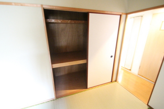 収納　※別号室の写真です