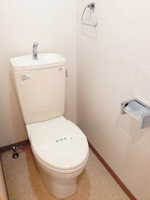 トイレ　落ち着いた色調のトイレです♪