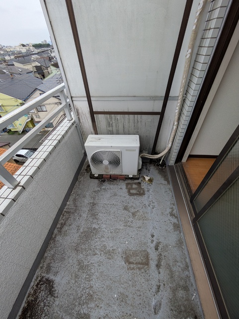 バルコニー　清掃前のお写真です。
