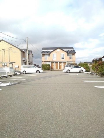 駐車場　駐車場完備です