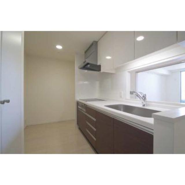 キッチン　※写真は同タイプ住戸です。