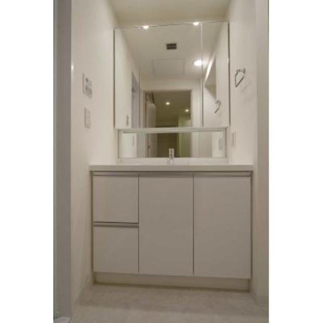 洗面設備　※写真は同タイプ住戸です。