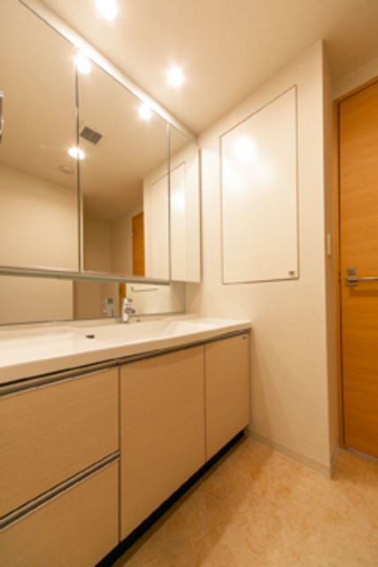 洗面設備　※写真は同タイプ住戸です。
