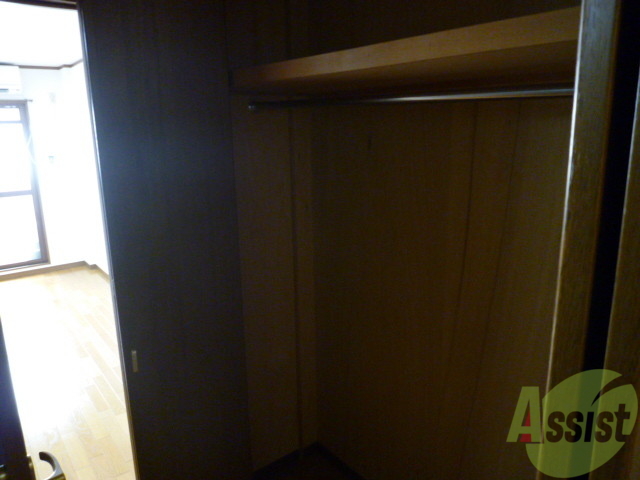 収納　大型収納はお洋服が確認しやすく出し入れしやすくていいですね。