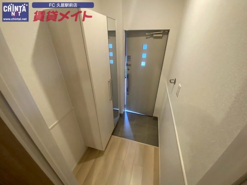 玄関　別物件同型タイプ