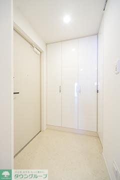 玄関　※写真は同タイプ住戸です。