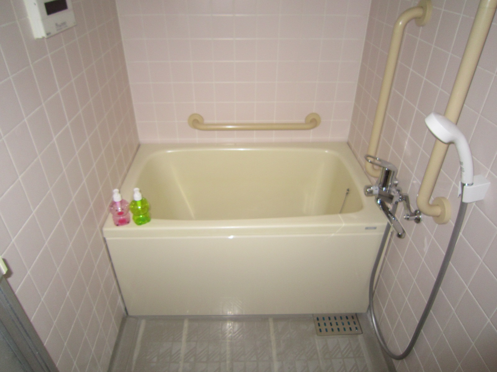 バス・シャワールーム　追焚機能付きバス