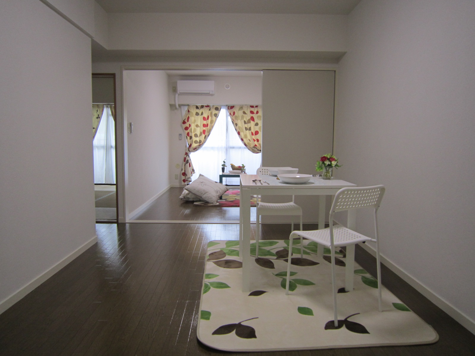 居室・リビング　リビング＆洋室