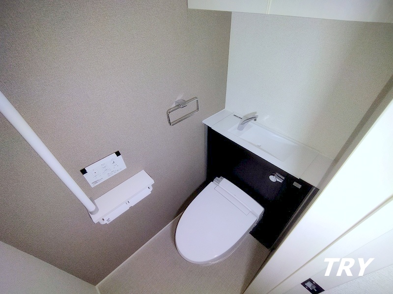 トイレ　温水洗浄便座付き