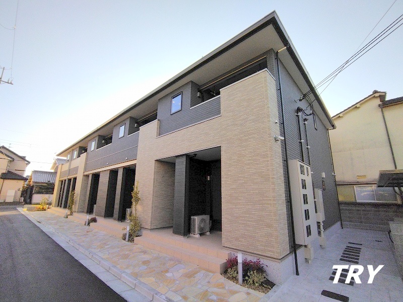 建物外観　築浅1LDKアパートです！