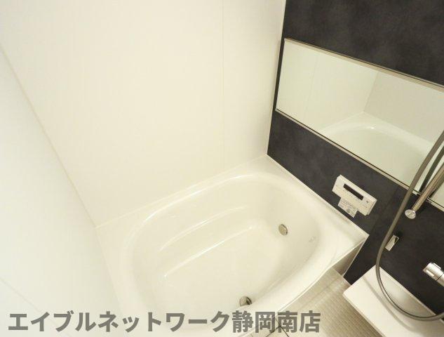 バス・シャワールーム　ゆったり過ごせるお風呂です