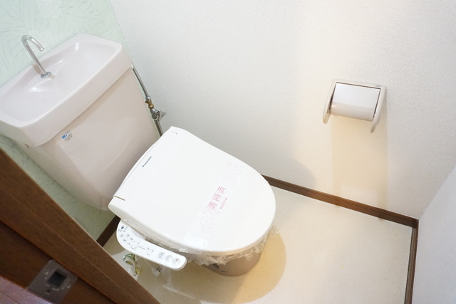 トイレ　温水洗浄便座付きのトイレ★