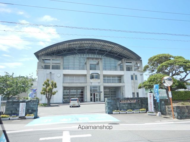 高校・高専　徳島県立鳴門高等学校（高校・高専）まで694m