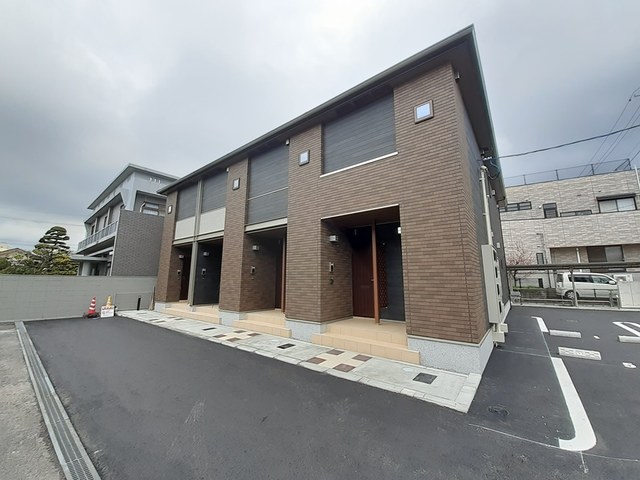 愛媛県四国中央市上柏町（アパート）の賃貸物件の外観