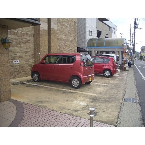 【SAN・SIROの駐車場】