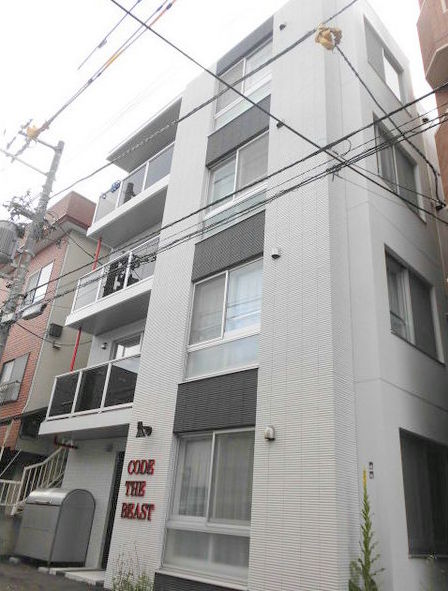 札幌市中央区南五条西のマンションの建物外観