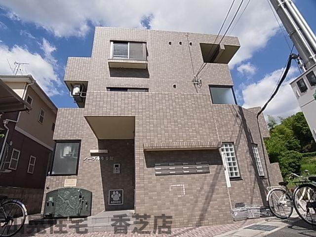 【香芝市瓦口のマンションの建物外観】