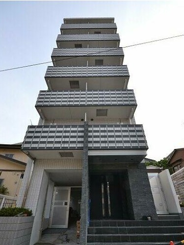 【横浜市神奈川区松本町のマンションの建物外観】