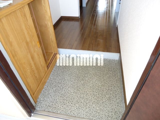 玄関　玄関、下駄箱あり