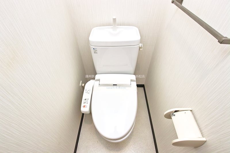 トイレ　退去前のお部屋のため、前回募集時の画像となります。実際と異な