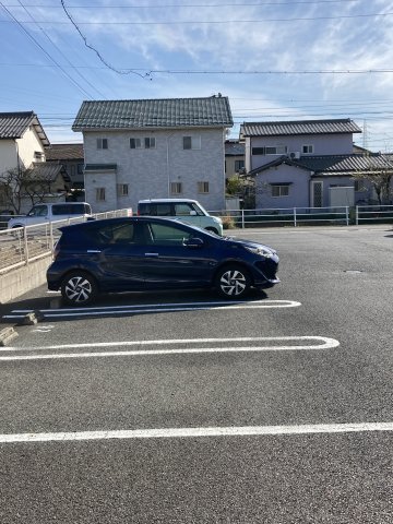 【プランドールの駐車場】