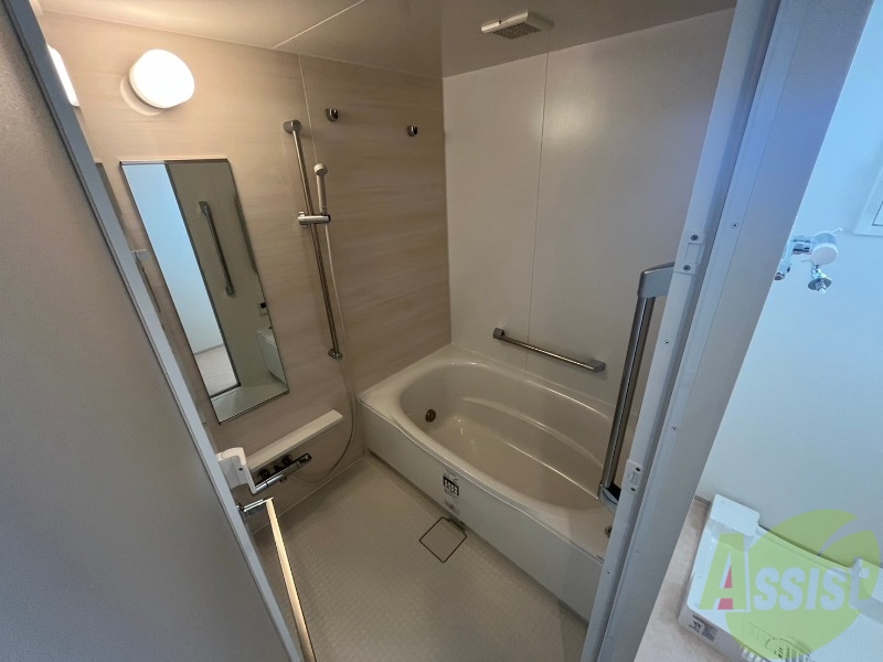 バス・シャワールーム　お風呂になります。一日の疲れを癒してくださいね。