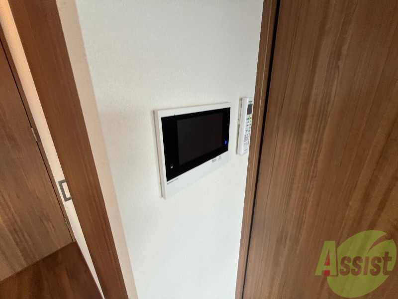 セキュリティ　ＴＶモニター付インターホンです。来客者の顔が見えるので安心！