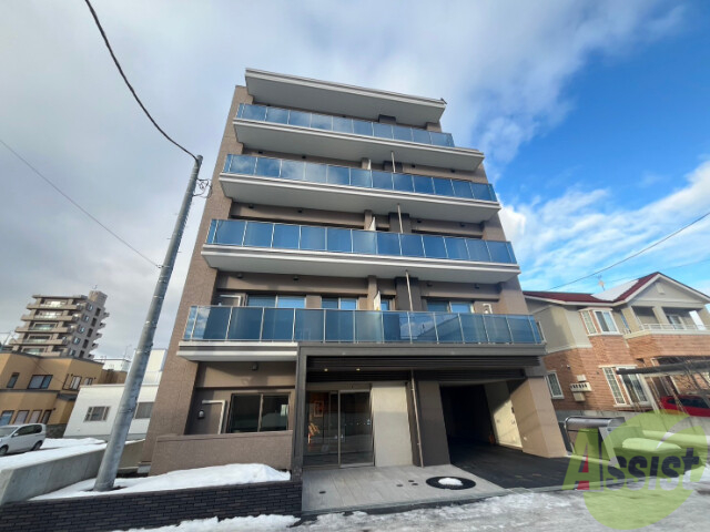 建物外観　札幌市中央区南１７条「ル・コルヌイエ山鼻」