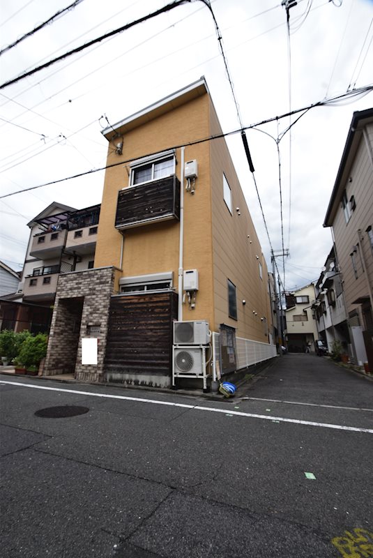 【ロフティ盧山寺千本の建物外観】