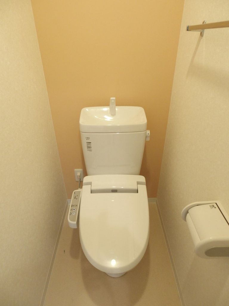 トイレ　※代表タイプの写真のため実際と異なる場合がございます