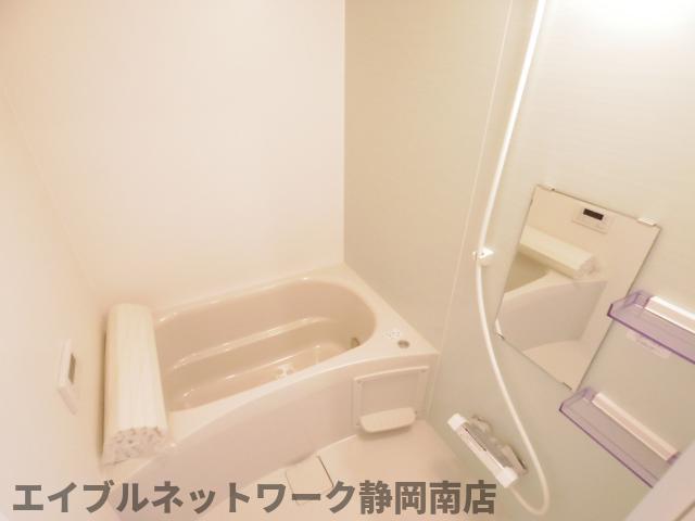 バス・シャワールーム　日々の疲れを癒すお風呂付です