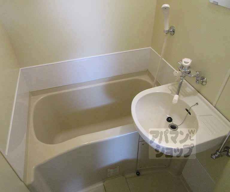 バス・シャワールーム　１－Ｃの写真です。