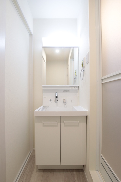 洗面設備　★忙しい朝に嬉しいシャワー付き洗面台★