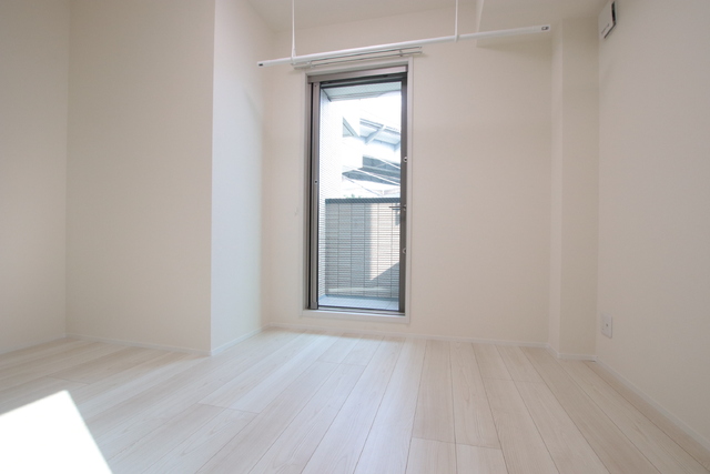 居室・リビング　★４．４帖の洋室★南向きのお部屋です♪