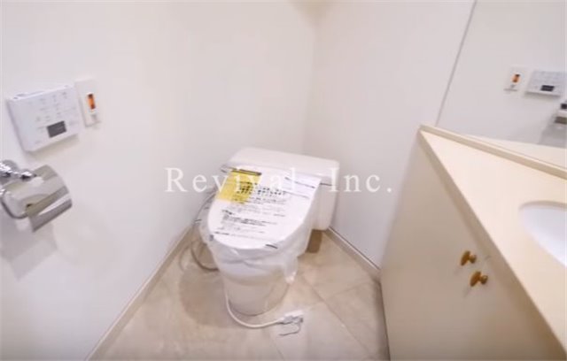 トイレ　お手洗いにも洗面台がございます