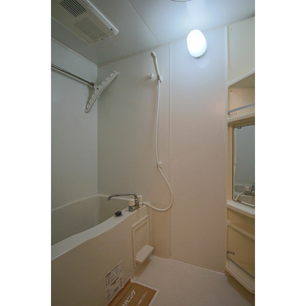 バス・シャワールーム　同じ建物の別のお部屋