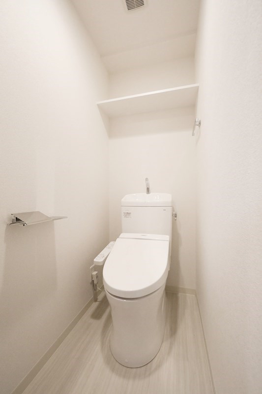 トイレ　温水洗浄便座