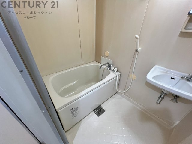 バス・シャワールーム　給湯器付き！