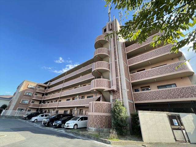 建物外観　■オートロック・防犯カメラ有り
