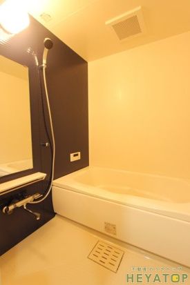 バス・シャワールーム　追焚き機能付きでいつでもあったかお風呂