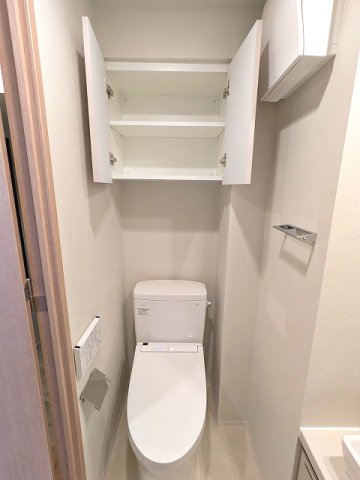 トイレ　温水洗浄便座