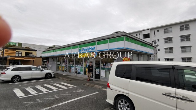コンビニ　ファミリーマート 新狭山店（コンビニ）まで674m