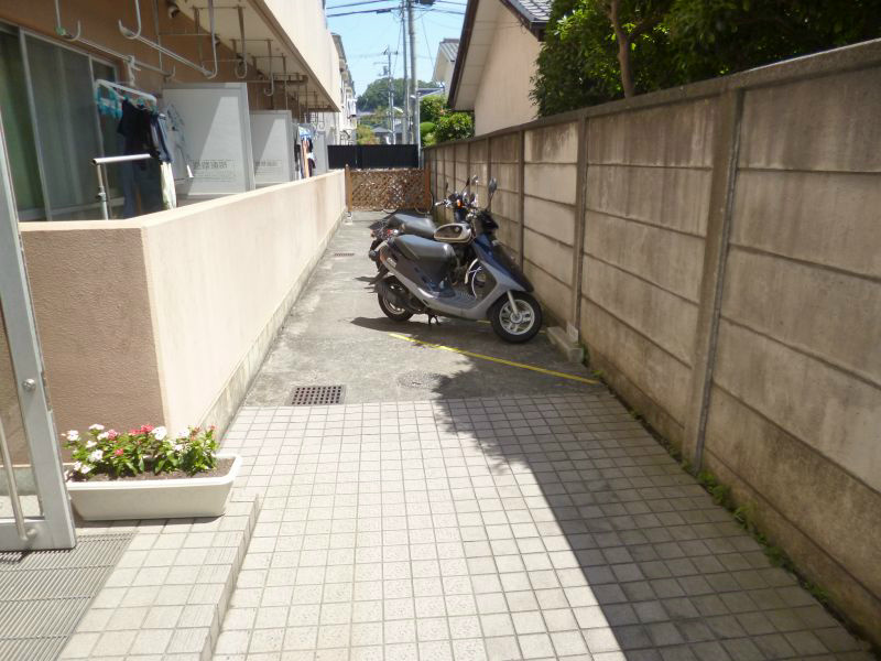 その他共有部分　バイク置き場完備です。