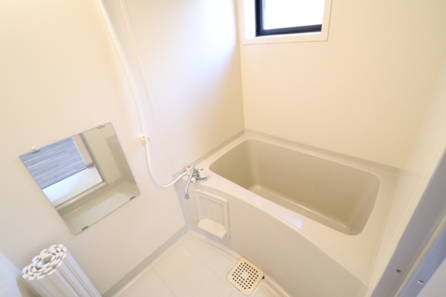 バス・シャワールーム　１０２　バス