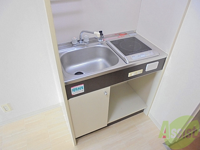 キッチン　ＩＨクッキングヒーターで火の元心配不要ですね。安心して外出